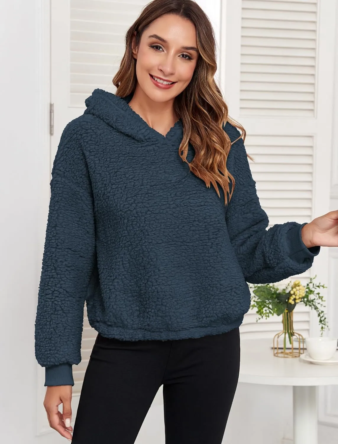 ZAFUL Women's Fuzzy Crop Hoodie Pullover Drop Shoulder Teddy Fluffy Long Sleeve Sweatshirt